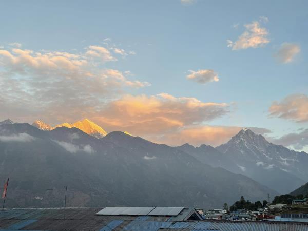 Island Peak trekking holiday in Nepal