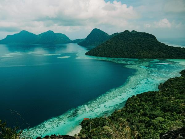 Wild Borneo vacation, private departure