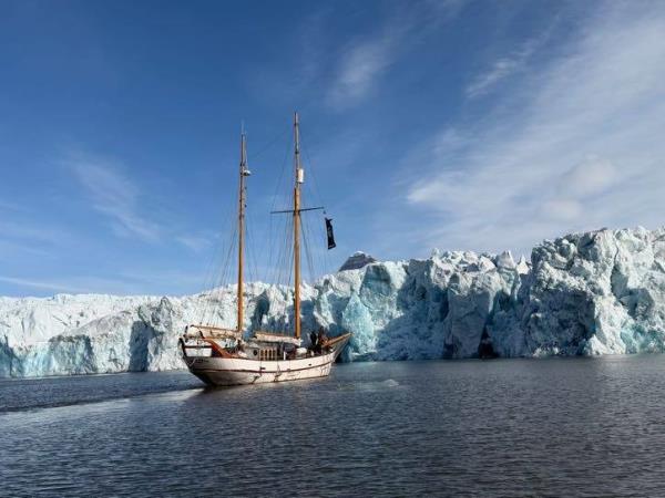 Arctic Circle sailing expedition, Spitsbergen