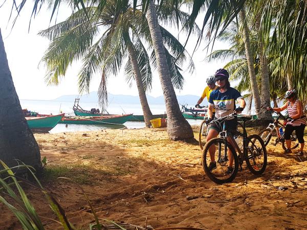 Cambodia & Vietnam community cycling vacation