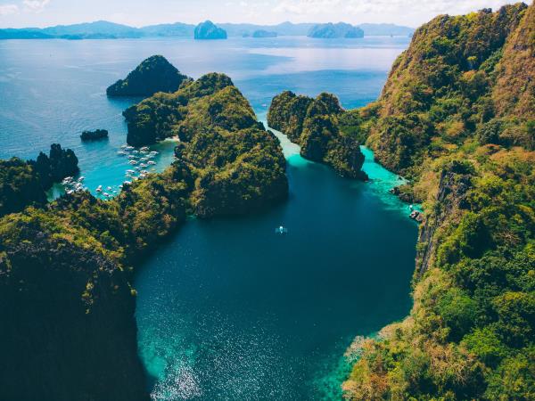Phillippines swimming vacation