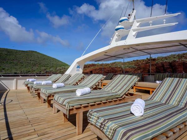 Galapagos luxury cruise, Central & Northern Islands