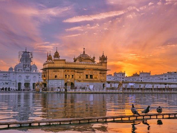 Northern India vacation, by rail and road