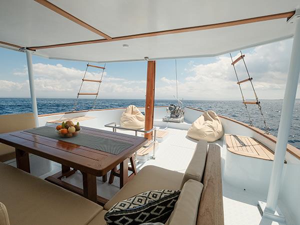 Raja Ampat private charter cruise