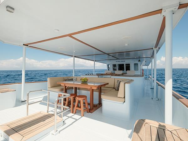 Raja Ampat private charter cruise