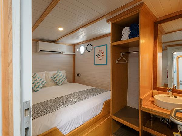 Raja Ampat private charter cruise