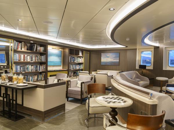 North Spitsbergen expedition cruise in comfort