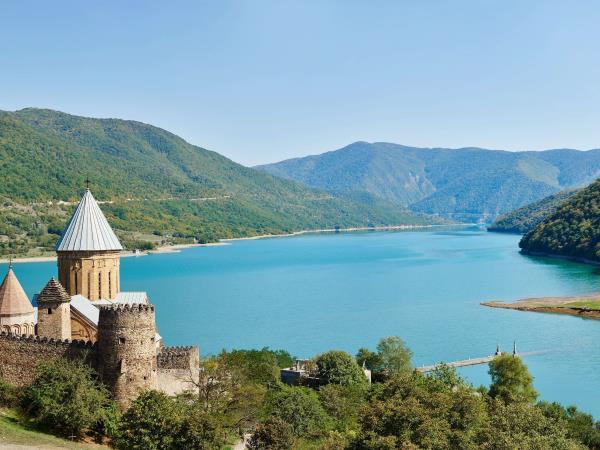 Georgia small group walking and wine tour 