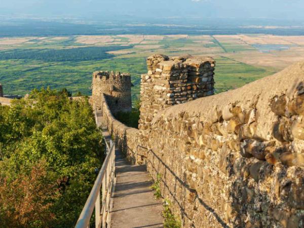 Georgia small group walking and wine tour 