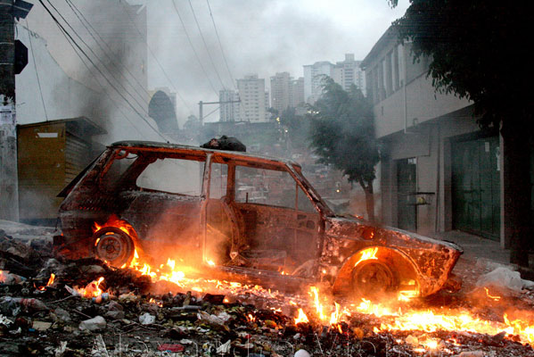 Burning car, photo by Alex Viera