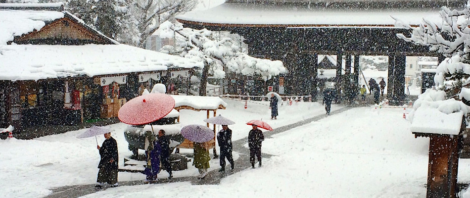 Nagano Early morning procession