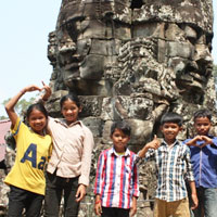 Children in front of statue