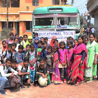 Group in front of the bus